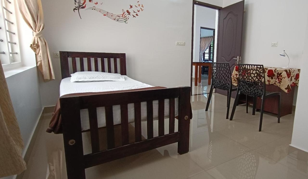 Prakriti Homestay Fortkochi Air Conditioned Rooms מראה חיצוני תמונה
